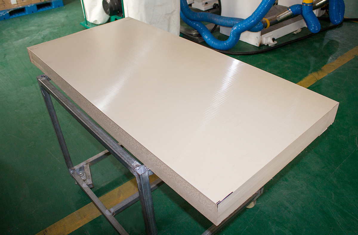 南京首塑公司成功擠出厚尺寸80mmPEEK板材 南京首塑公司成功擠出厚尺寸80mmPEEK板材